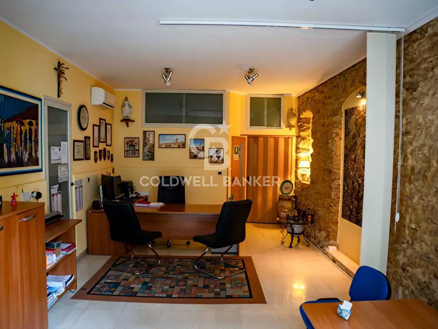 Immagine 20 di Locale commerciale in vendita  in via san filippo neri 23 a Caltagirone