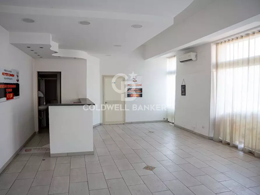 Immagine 7 di Locale commerciale in vendita  in Via San Bernardino da Siena 5-7-9 a Caltagirone