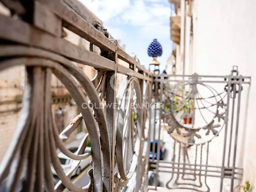 Immagine 35 di Appartamento in vendita  in Via Vittorio Emanuele 24 a Caltagirone