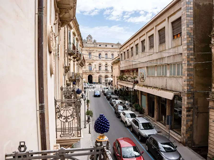 Immagine 39 di Appartamento in vendita  in Via Vittorio Emanuele 24 a Caltagirone