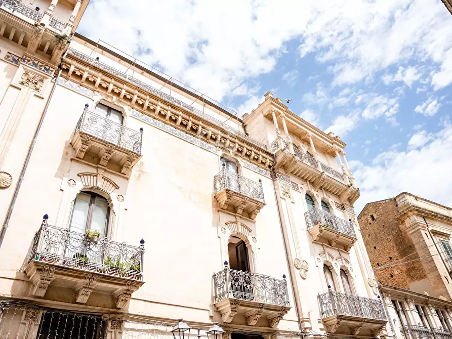 Immagine 43 di Appartamento in vendita  in Via Vittorio Emanuele 24 a Caltagirone