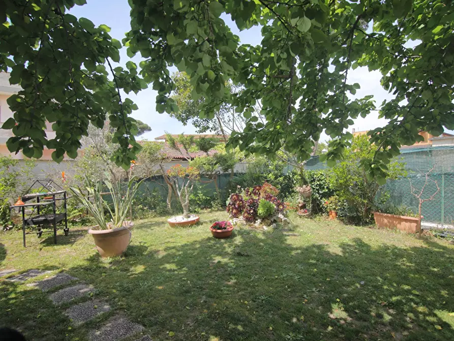 Immagine 9 di Villa in vendita  in VIA DEI LECCI 99 a Anzio