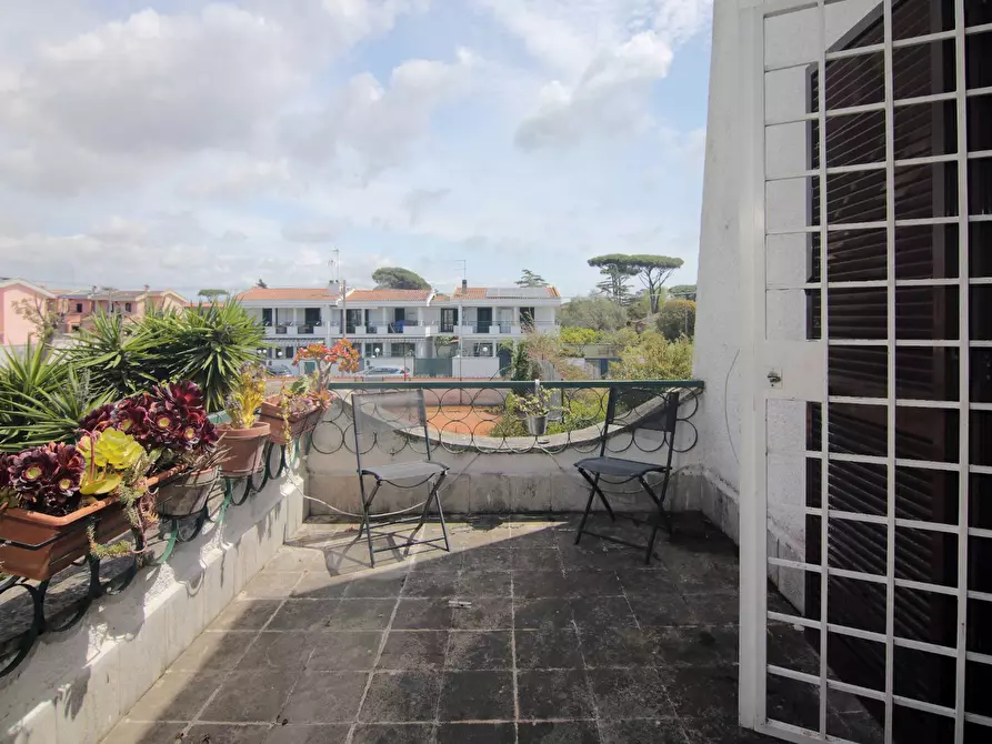 Immagine 10 di Villa in vendita  in VIA DEI LECCI 99 a Anzio