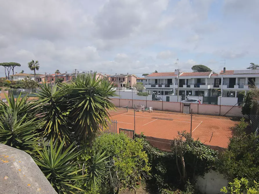 Immagine 11 di Villa in vendita  in VIA DEI LECCI 99 a Anzio