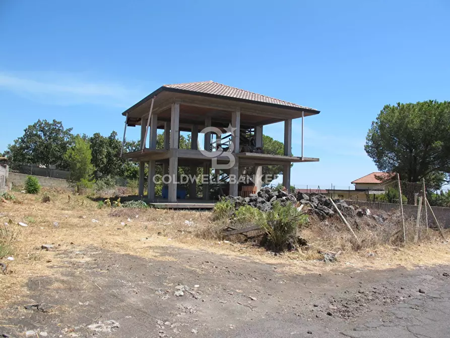 Immagine 2 di Villa in vendita  in Via Marsala 23 a Gravina Di Catania