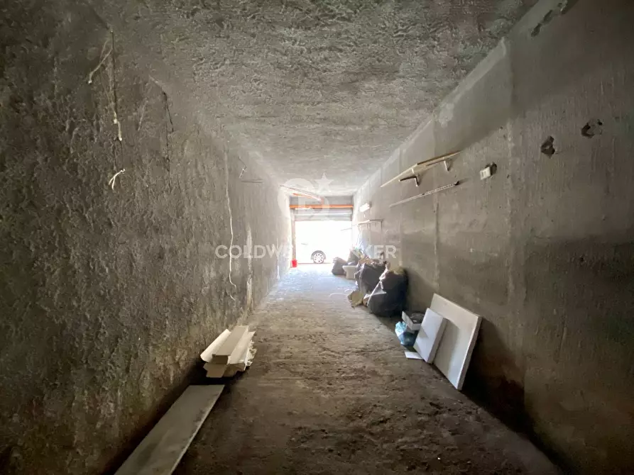 Immagine 46 di Appartamento in vendita  in via Ciminna 11 a Aci Catena