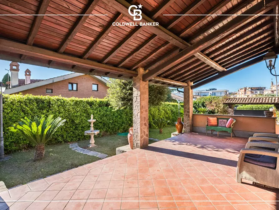 Immagine 1 di Villa in vendita  in Via Ariccia 11 a Ciampino