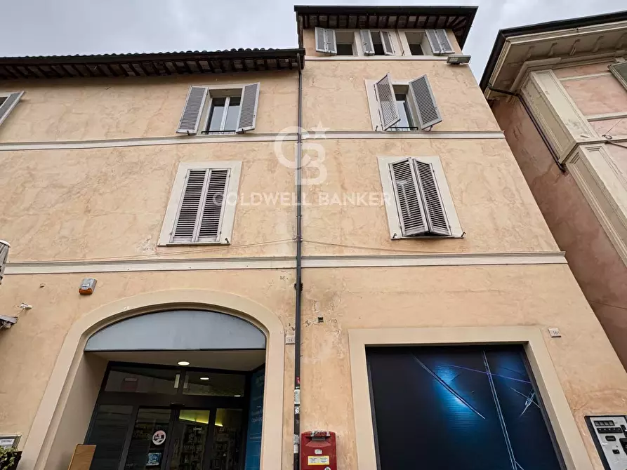 Immagine 2 di Negozio in affitto  in Largo Carducci a Foligno