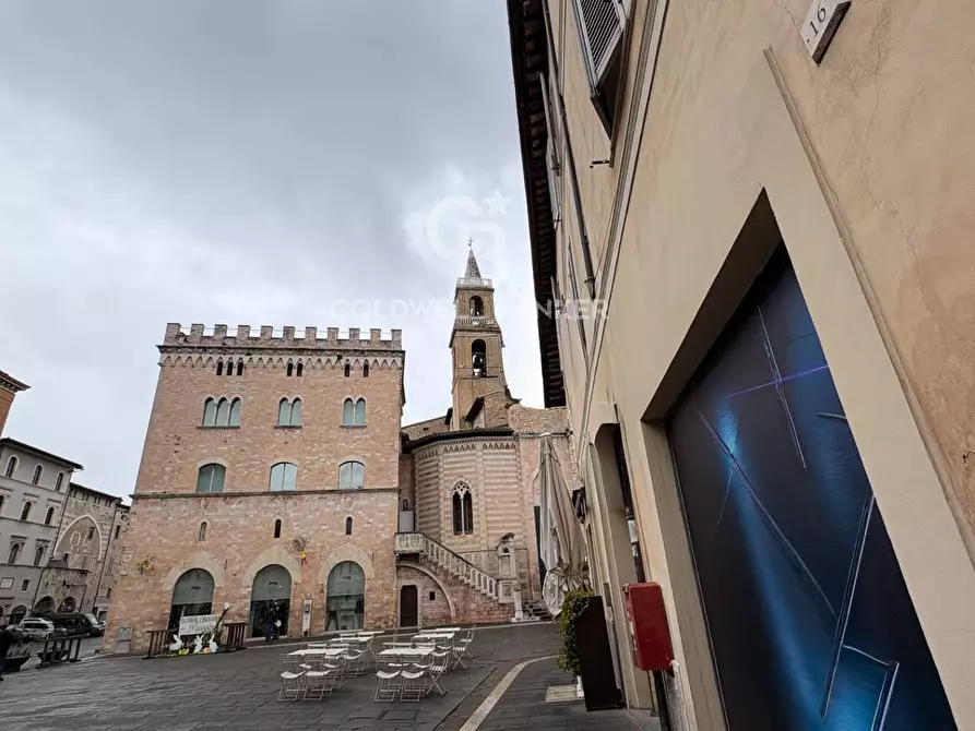 Immagine 4 di Negozio in affitto  in Largo Carducci a Foligno