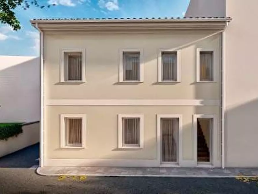 Immagine 2 di Appartamento in vendita  in Piazza Mentana a Cattolica