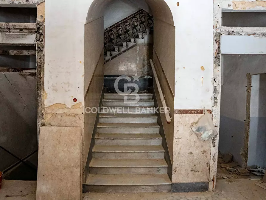 Immagine 21 di Palazzo in vendita  in Via Roma 165 167 169 a Caltagirone