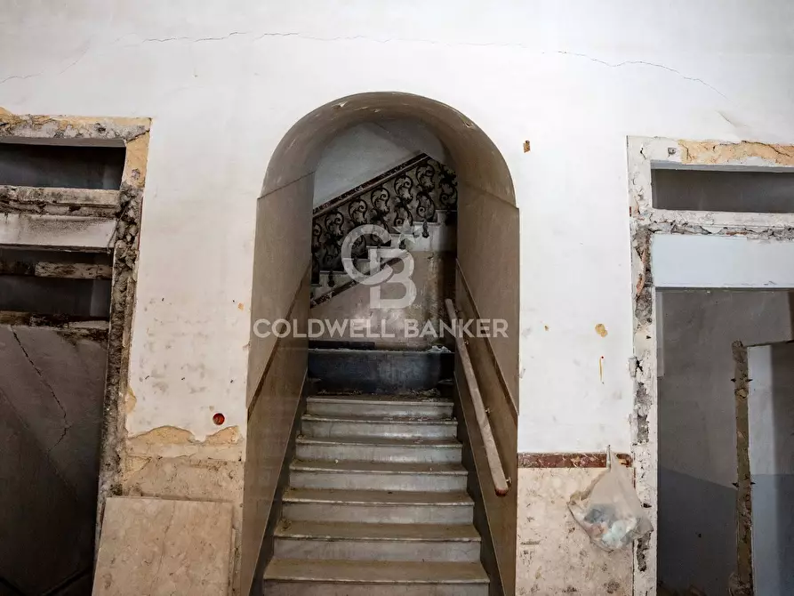 Immagine 22 di Palazzo in vendita  in Via Roma 165 167 169 a Caltagirone