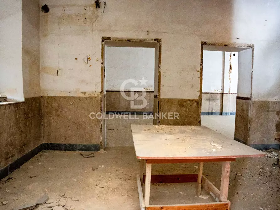 Immagine 23 di Palazzo in vendita  in Via Roma 165 167 169 a Caltagirone