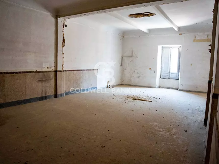 Immagine 25 di Palazzo in vendita  in Via Roma 165 167 169 a Caltagirone