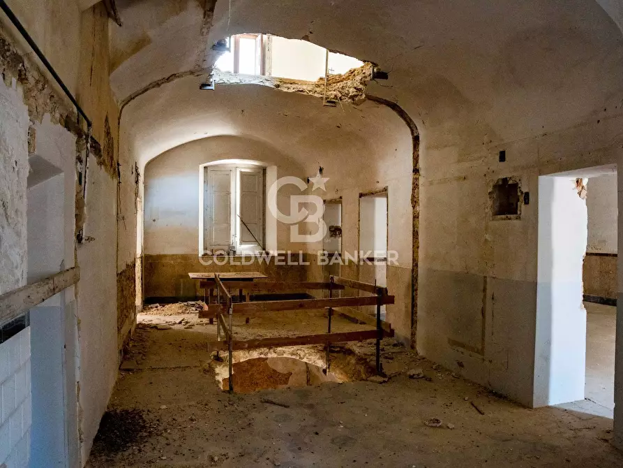 Immagine 28 di Palazzo in vendita  in Via Roma 165 167 169 a Caltagirone