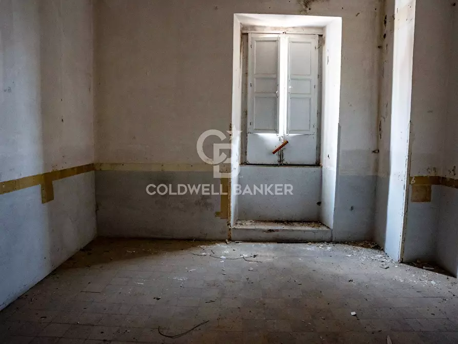 Immagine 34 di Palazzo in vendita  in Via Roma 165 167 169 a Caltagirone