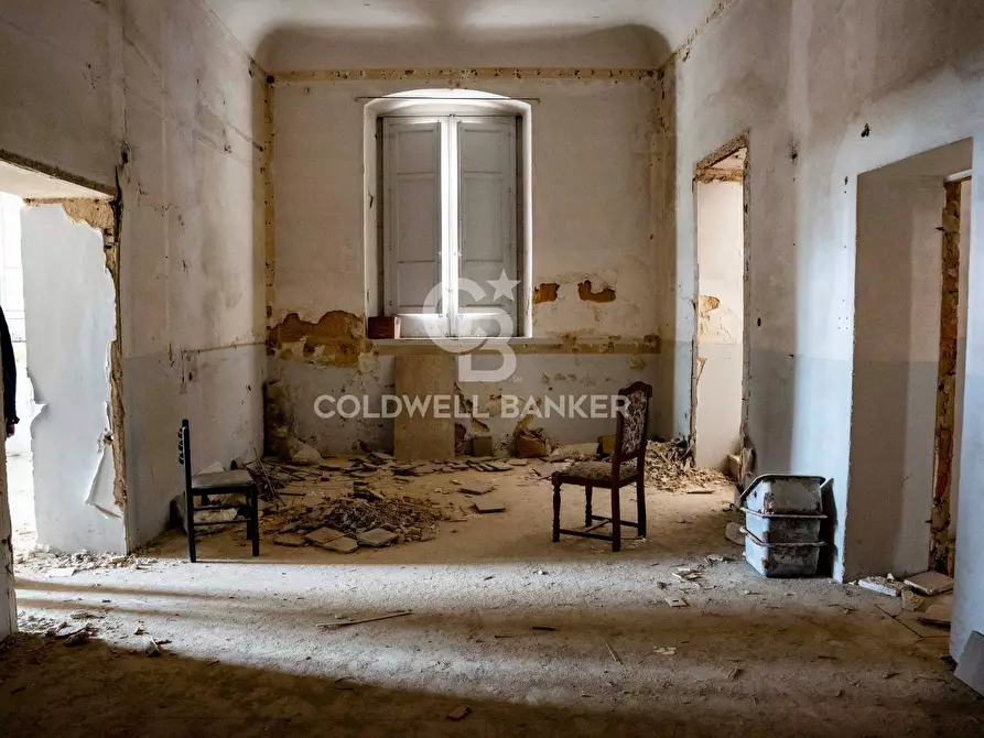 Immagine 35 di Palazzo in vendita  in Via Roma 165 167 169 a Caltagirone
