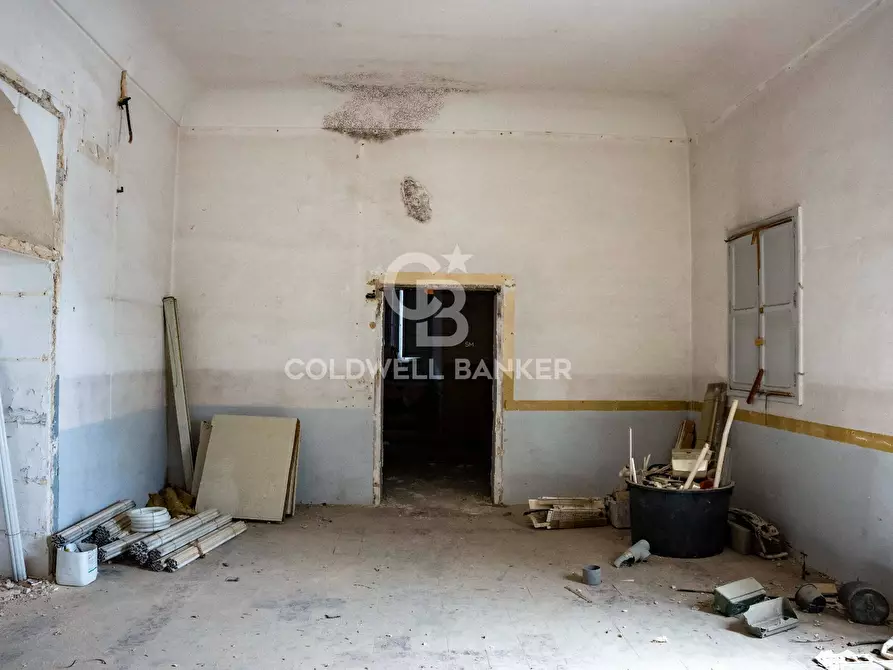 Immagine 36 di Palazzo in vendita  in Via Roma 165 167 169 a Caltagirone