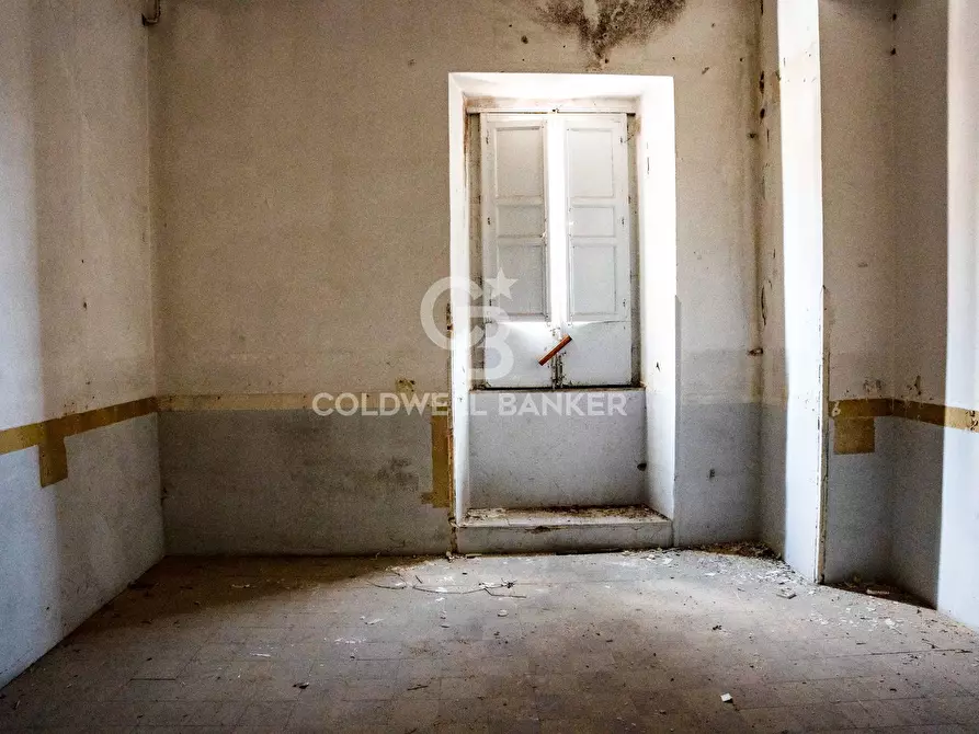 Immagine 39 di Palazzo in vendita  in Via Roma 165 167 169 a Caltagirone