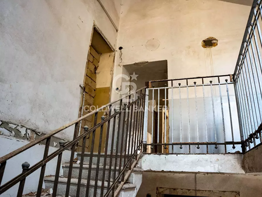 Immagine 42 di Palazzo in vendita  in Via Roma 165 167 169 a Caltagirone