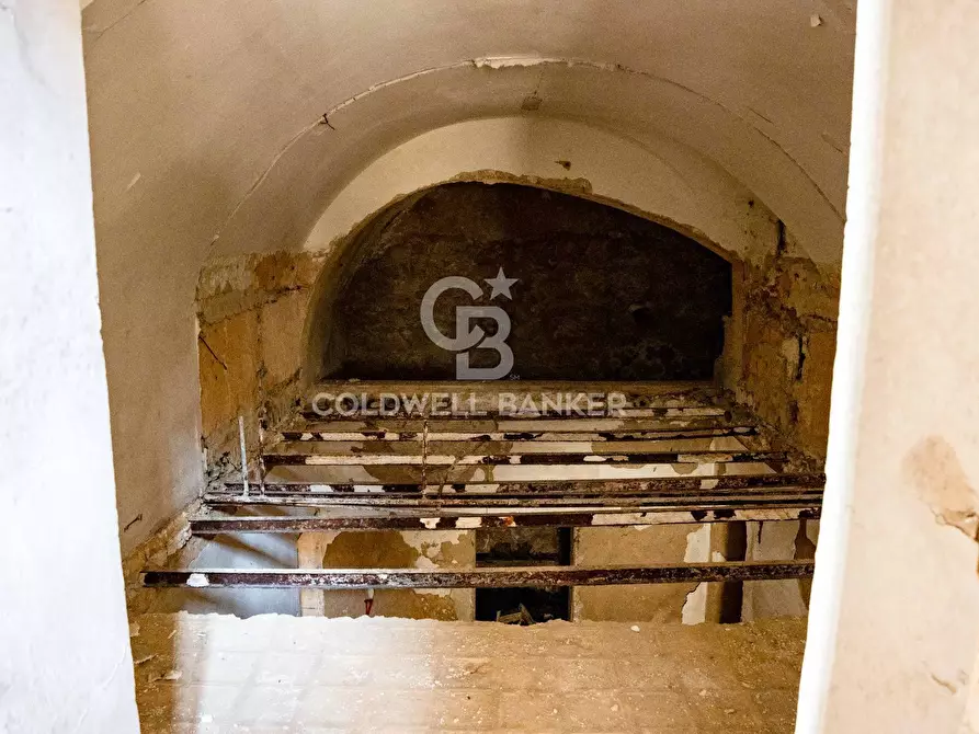 Immagine 43 di Palazzo in vendita  in Via Roma 165 167 169 a Caltagirone