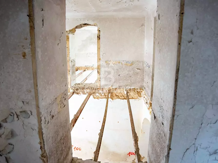 Immagine 44 di Palazzo in vendita  in Via Roma 165 167 169 a Caltagirone