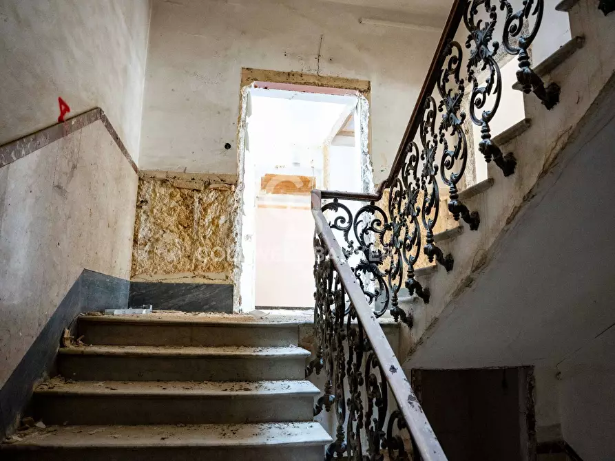 Immagine 49 di Palazzo in vendita  in Via Roma 165 167 169 a Caltagirone