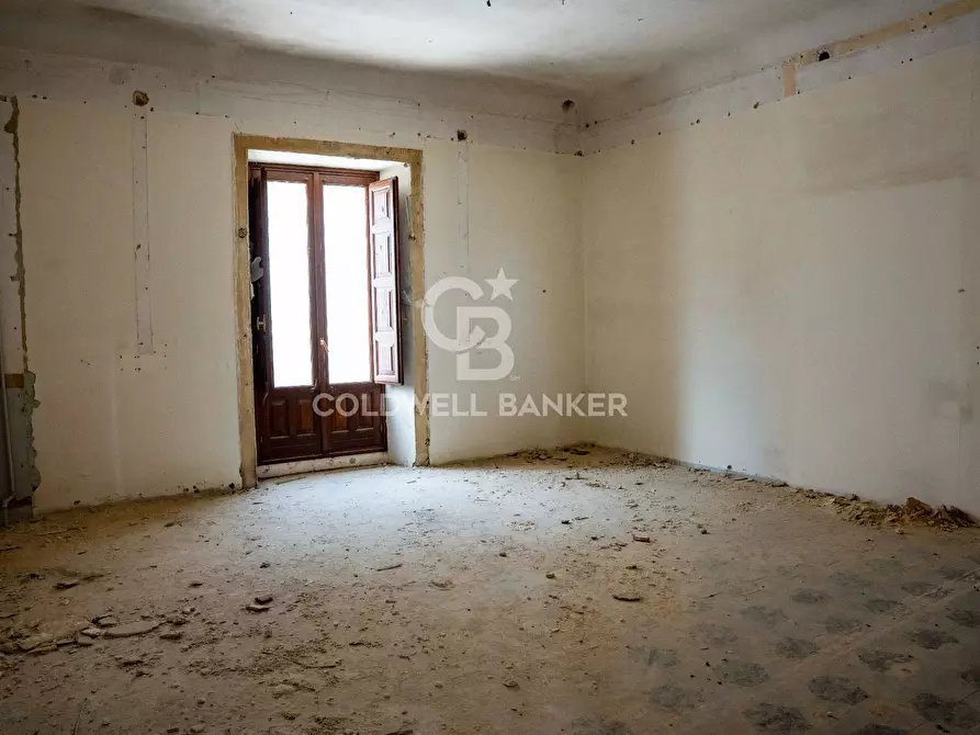 Immagine 59 di Palazzo in vendita  in Via Roma 165 167 169 a Caltagirone