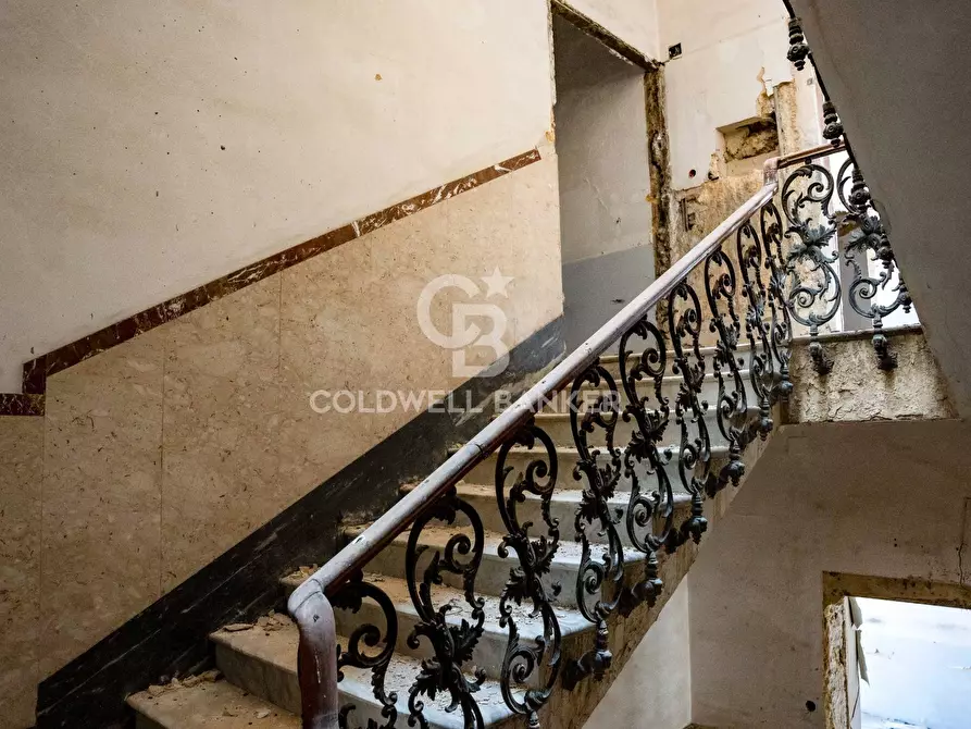 Immagine 62 di Palazzo in vendita  in Via Roma 165 167 169 a Caltagirone