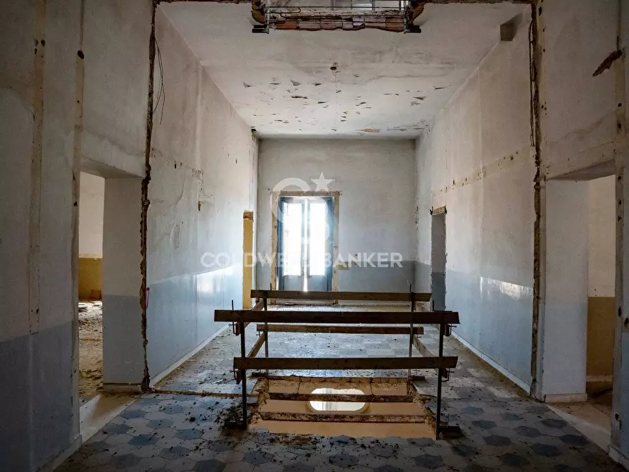 Immagine 72 di Palazzo in vendita  in Via Roma 165 167 169 a Caltagirone