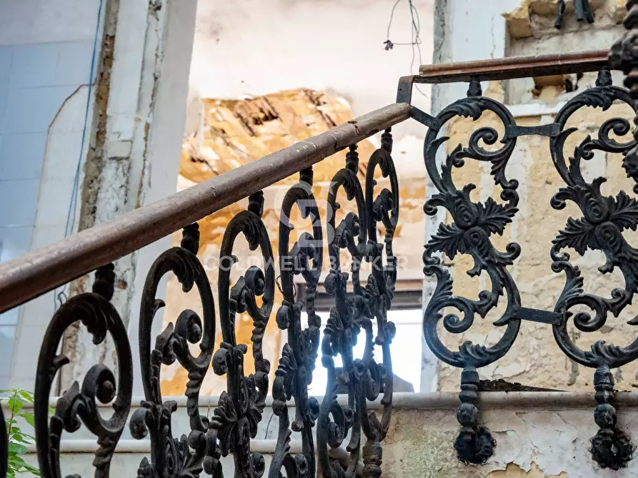 Immagine 76 di Palazzo in vendita  in Via Roma 165 167 169 a Caltagirone