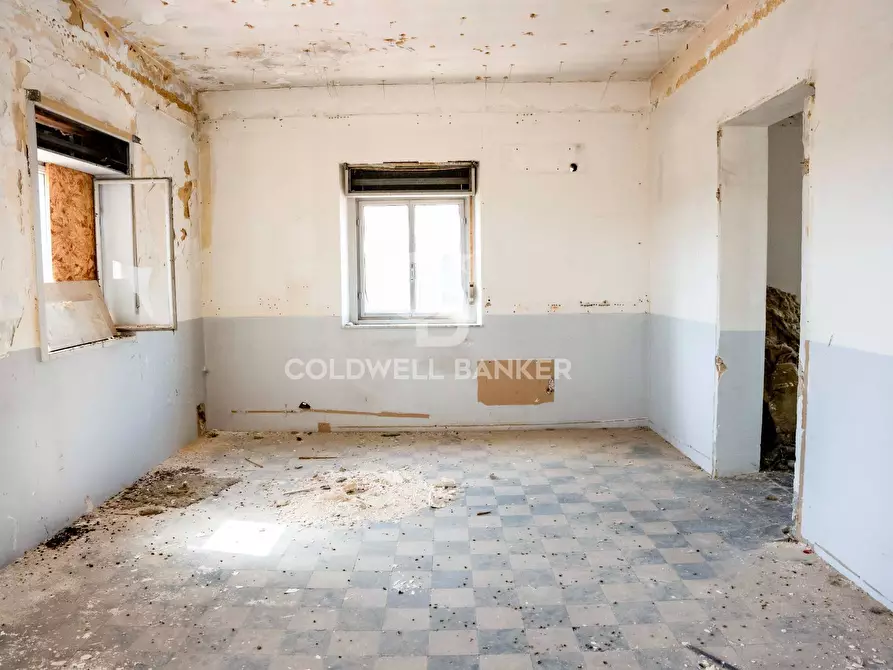Immagine 80 di Palazzo in vendita  in Via Roma 165 167 169 a Caltagirone