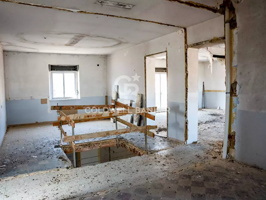 Immagine 82 di Palazzo in vendita  in Via Roma 165 167 169 a Caltagirone