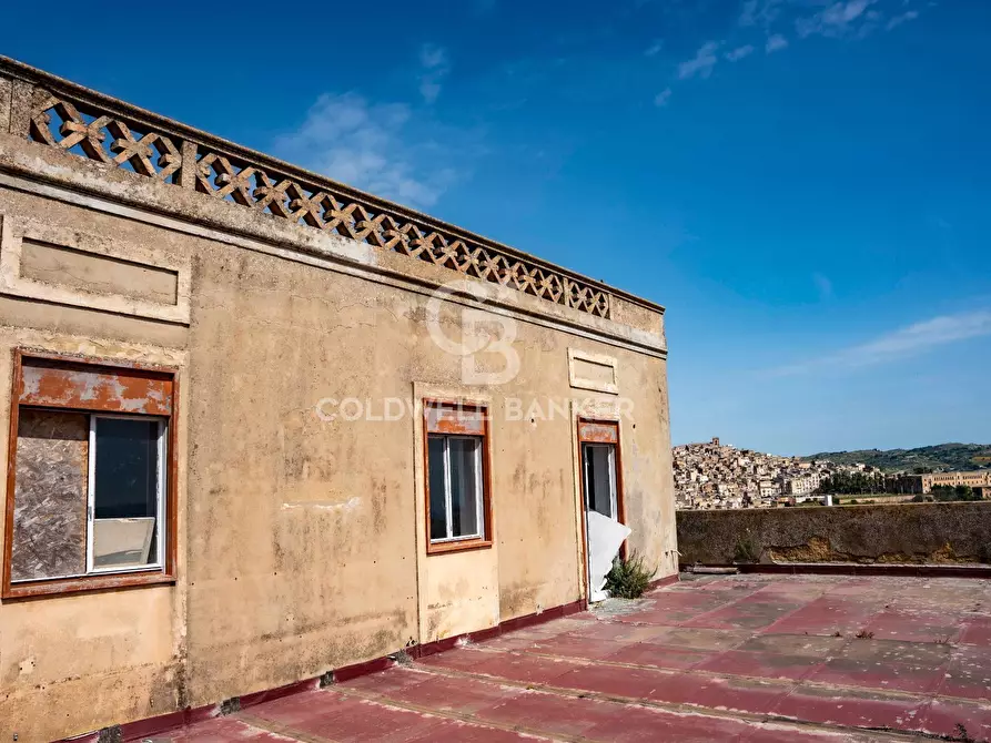 Immagine 94 di Palazzo in vendita  in Via Roma 165 167 169 a Caltagirone