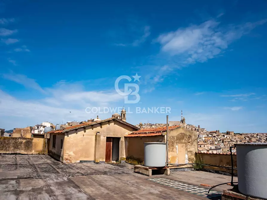 Immagine 97 di Palazzo in vendita  in Via Roma 165 167 169 a Caltagirone