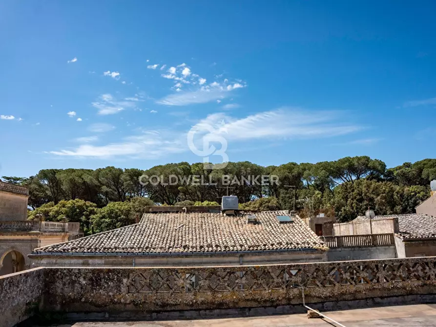 Immagine 102 di Palazzo in vendita  in Via Roma 165 167 169 a Caltagirone