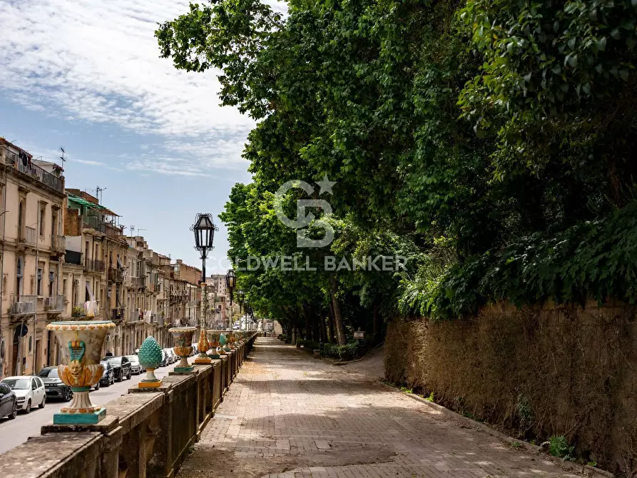 Immagine 10 di Palazzo in vendita  in Via Roma 165 167 169 a Caltagirone
