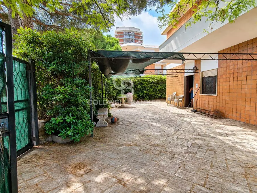 Immagine 2 di Villa in vendita  in Viale dei Navigatori 44 a Tarquinia