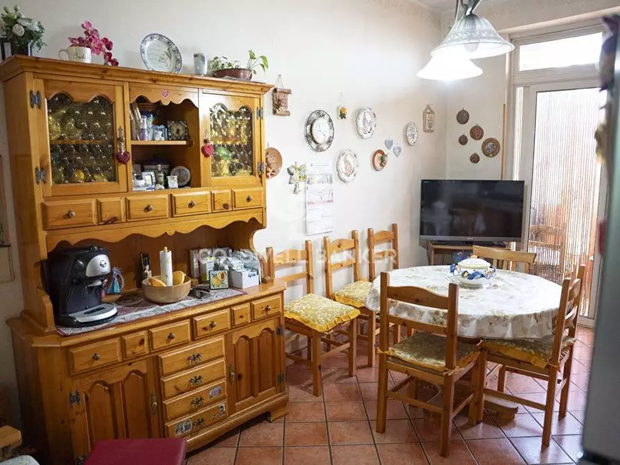 Immagine 12 di Palazzo in vendita  in via cimone 10 a Catania