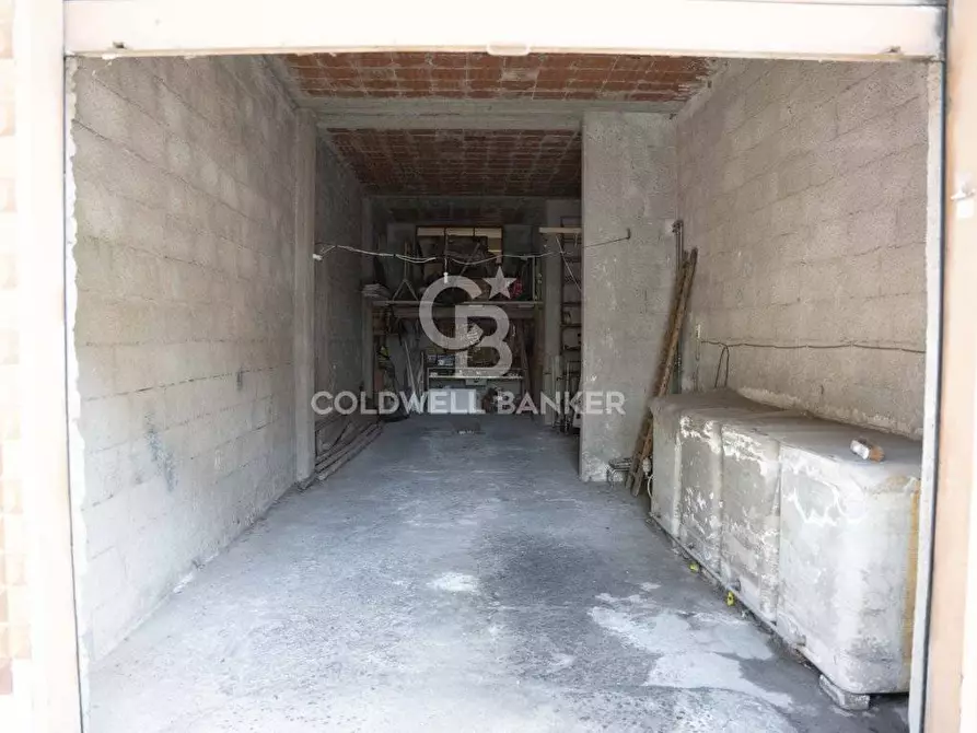 Immagine 45 di Palazzo in vendita  in via cimone 10 a Catania