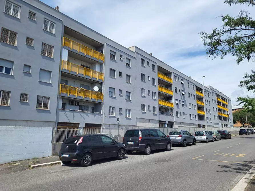 Immagine 1 di Appartamento in vendita  in Via Umberto Lilloni 36 a Roma