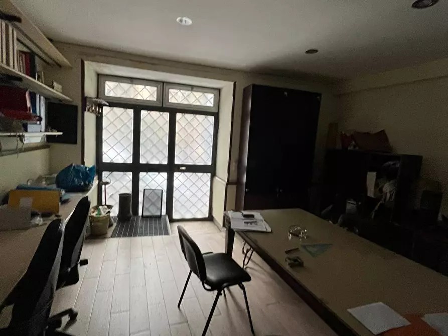 Immagine 8 di Ufficio in vendita  in Via Gennaro Serra a Napoli