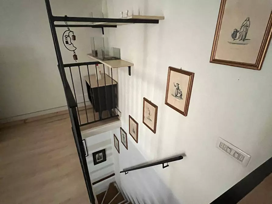Immagine 11 di Ufficio in vendita  in Via Gennaro Serra a Napoli