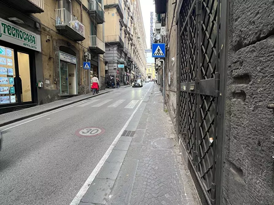 Immagine 4 di Ufficio in vendita  in Via Gennaro Serra a Napoli