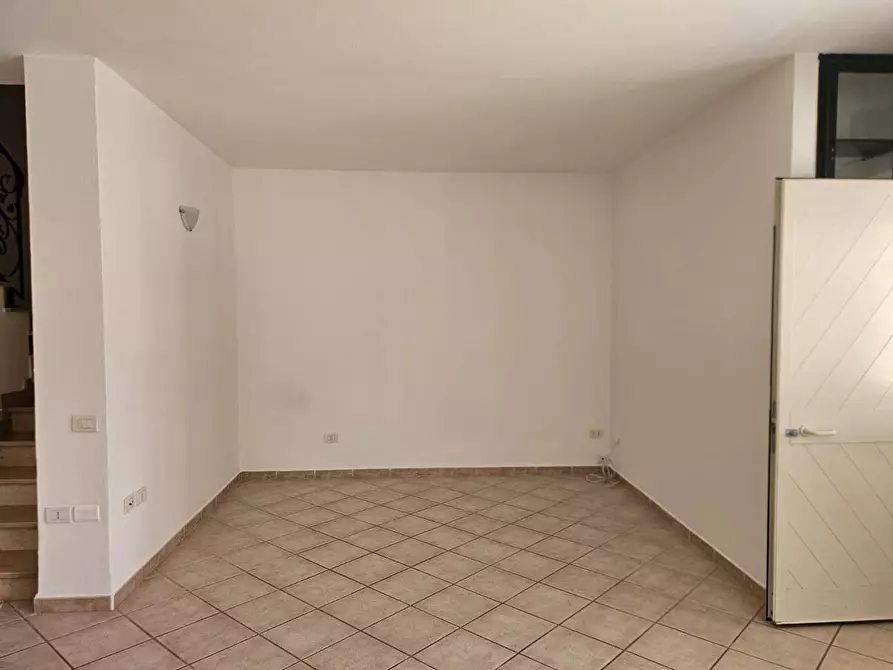 Immagine 4 di Villetta a schiera in vendita  in via Modena 222 a Olbia