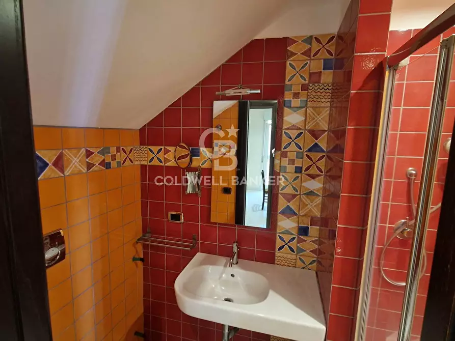 Immagine 19 di Appartamento in vendita  in VIA PRINCIPI RIGGIO 8 a Aci Catena