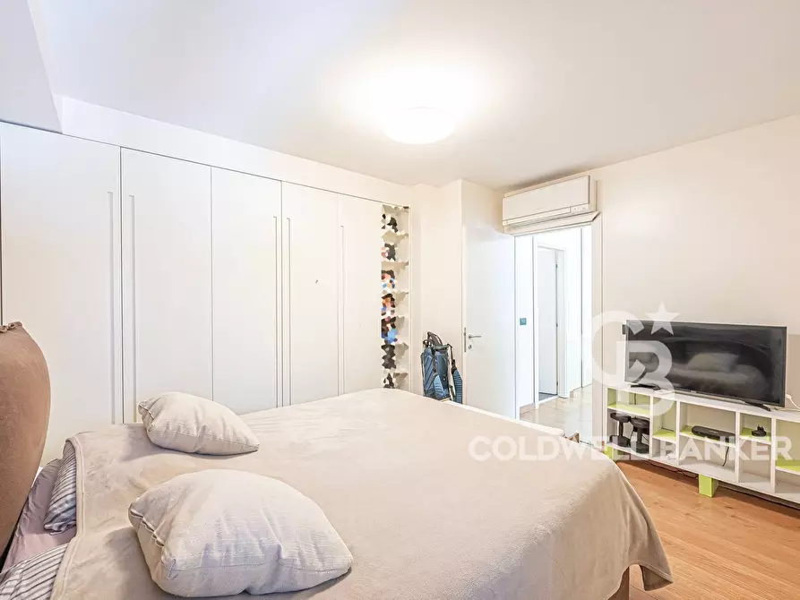 Immagine 8 di Appartamento in vendita  in Via Della Camilluccia a Roma