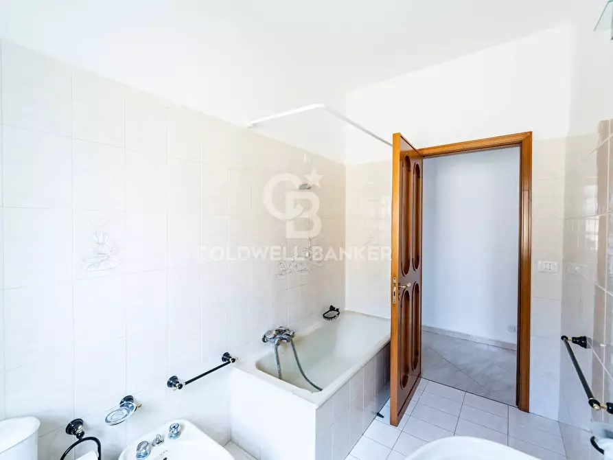 Immagine 9 di Palazzo in vendita  in Via Varese 12 a San Giovanni La Punta
