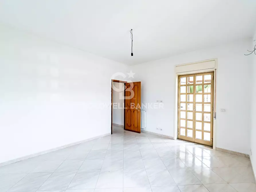 Immagine 11 di Palazzo in vendita  in Via Varese 12 a San Giovanni La Punta