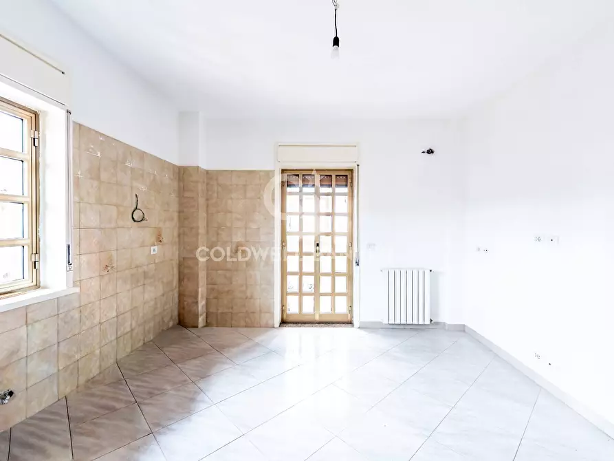 Immagine 13 di Palazzo in vendita  in Via Varese 12 a San Giovanni La Punta